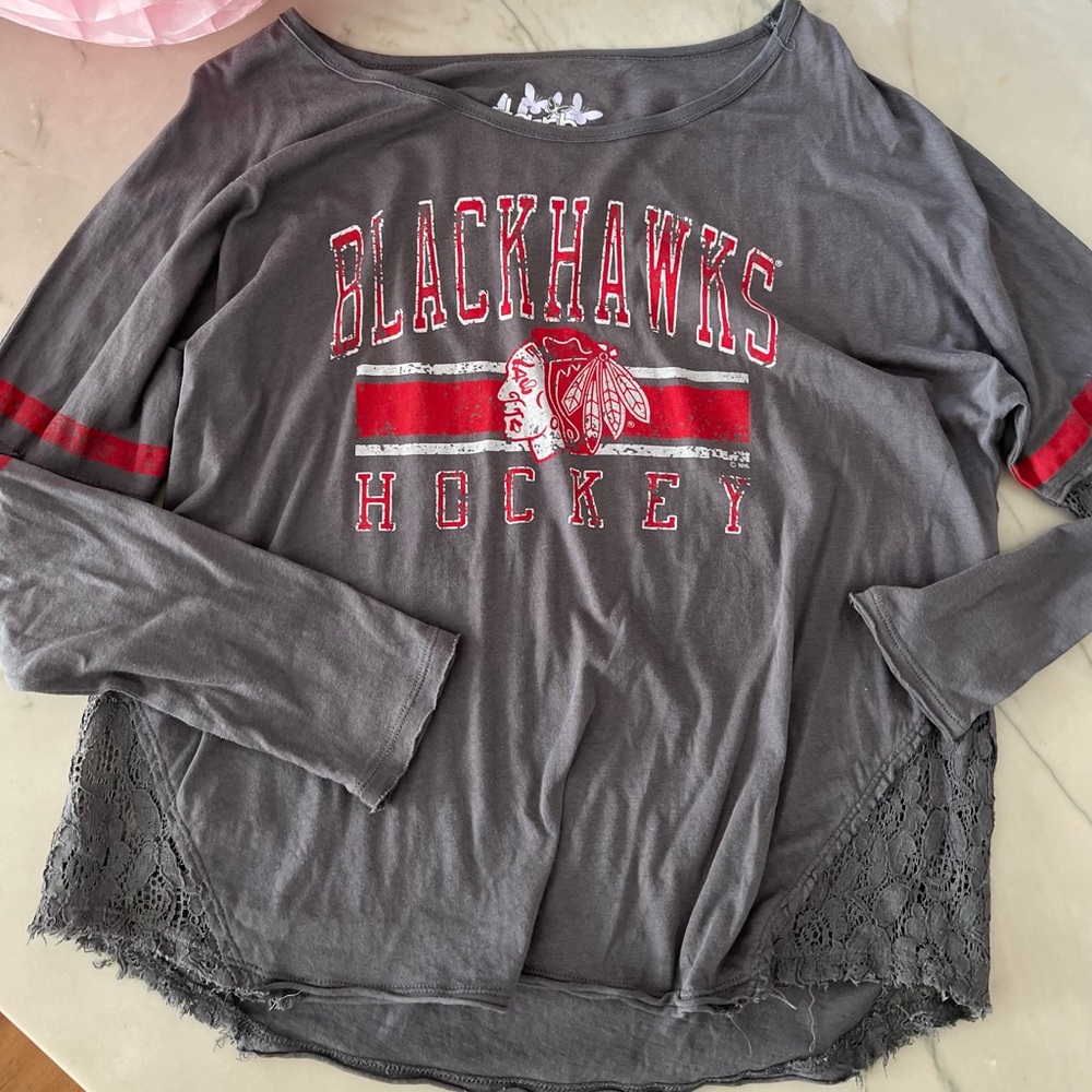 Blackhawks Rare Touch by Alyssa Milano top sz S